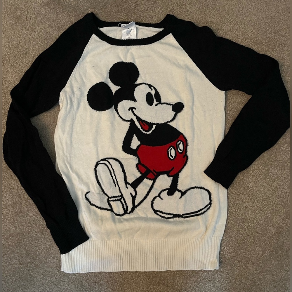 Disney Mickey Mouse sweater juniors small. Black and cream EUC